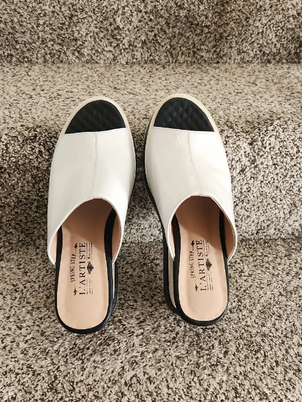 L'Artiste Spring Step White Slide Wedge Sandals for Women - Platform Comfort EUC